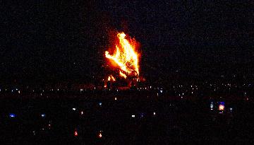 2024년 2월 24일(토) 저녁 다대포해수욕장에서 정월대보름 축제 달집태우기를 촬영하였다.
